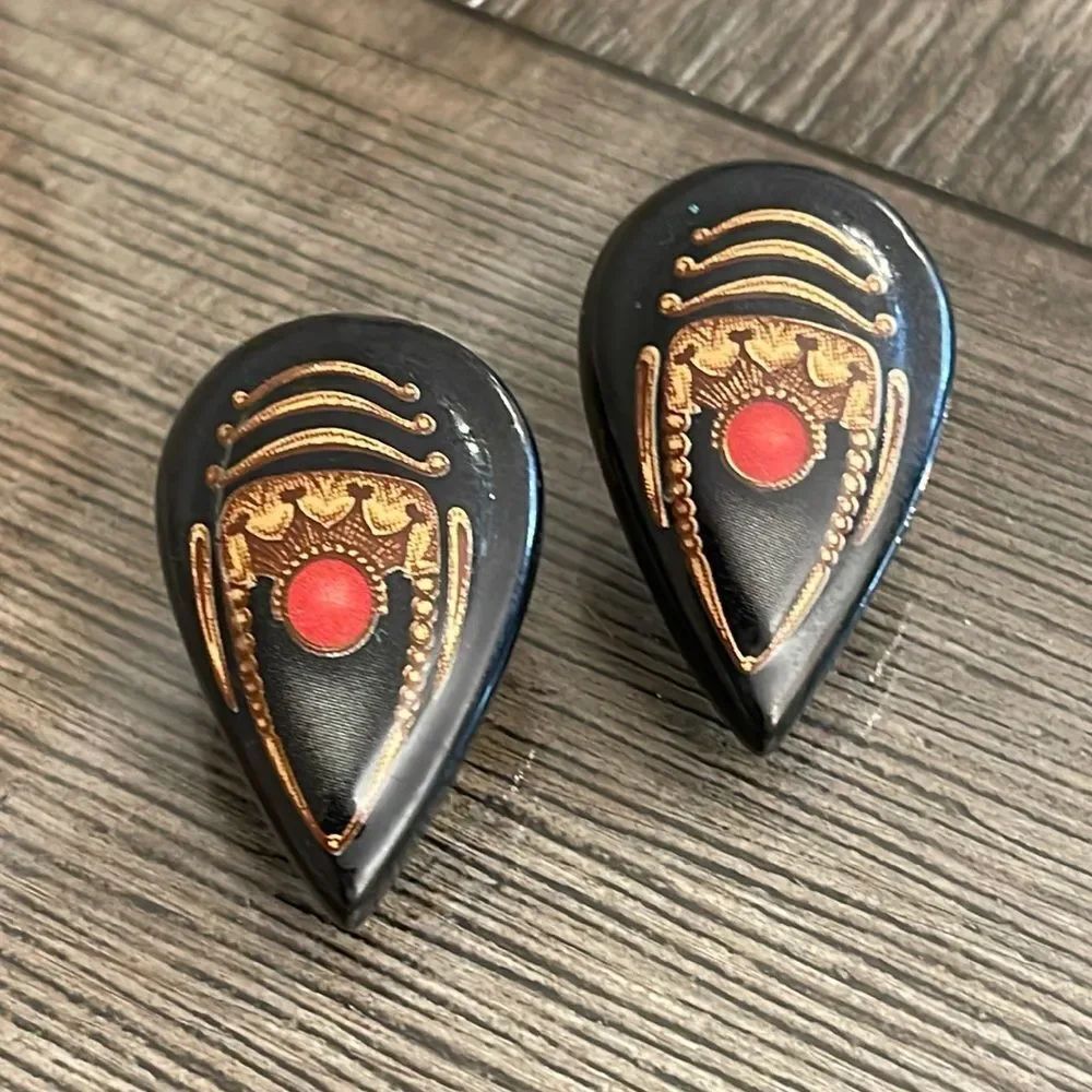 Vintage Tear Drop Cearmic Earrings with Medieval- Steampunk Design